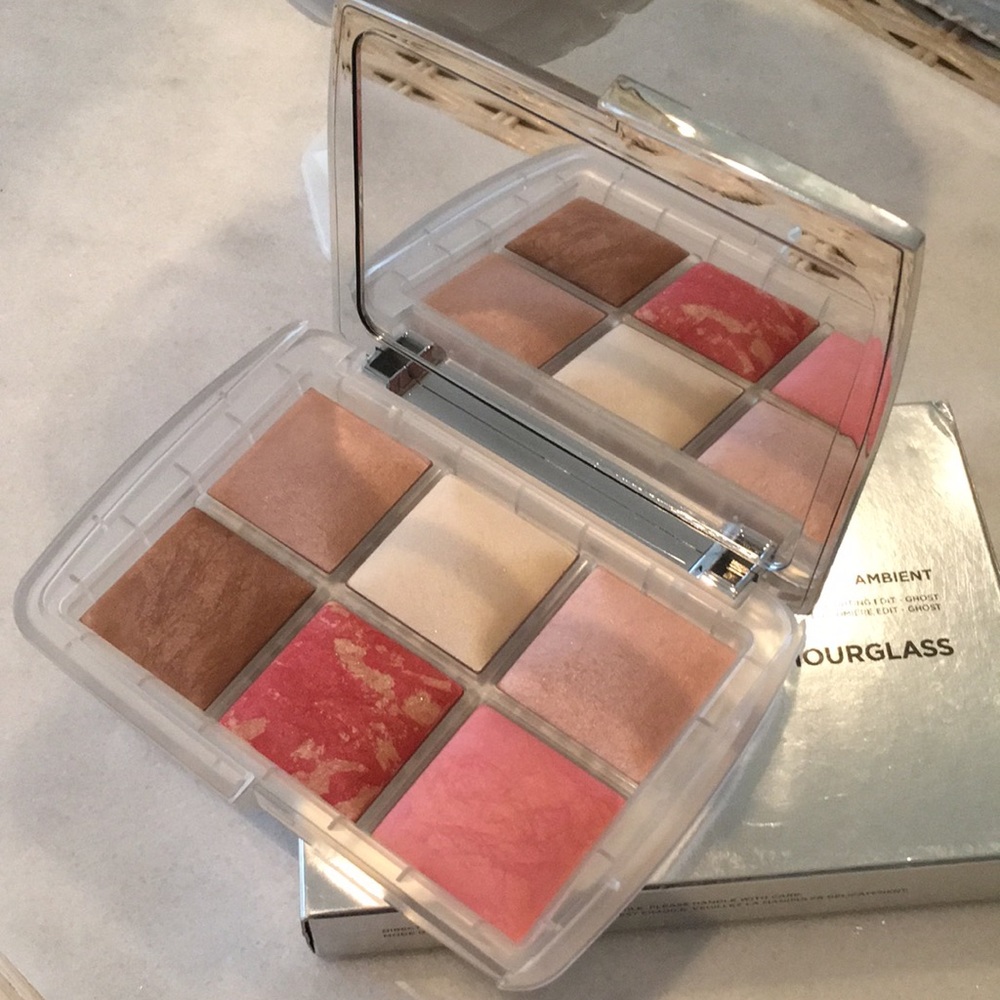 New! Hourglass Ambient Lighting Edit Ghost Palette - Limited Edition